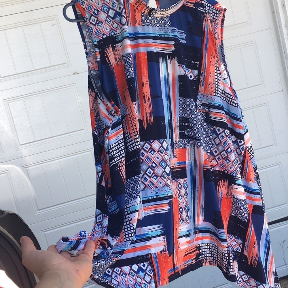Abstract Ava James Flowy beautiful tank top in 3x - Picture 3 of 5
